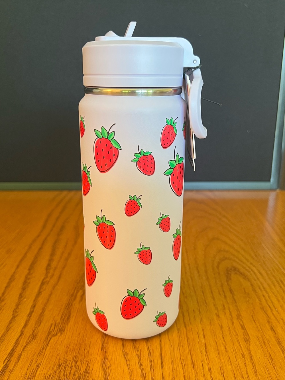 20 oz Hydrapeak Lilac with Red Strawberries Water Bottle
